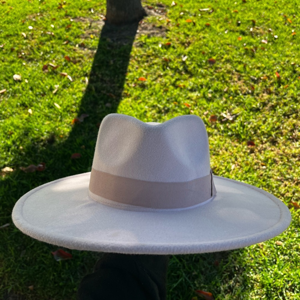 Pink Hat - Picture 3 of 4